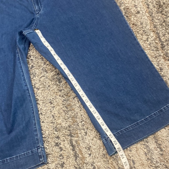 Universal thread, wide leg, crop soft denim medium wash, jeans, size 22 w/ belt - Picture 6 of 11